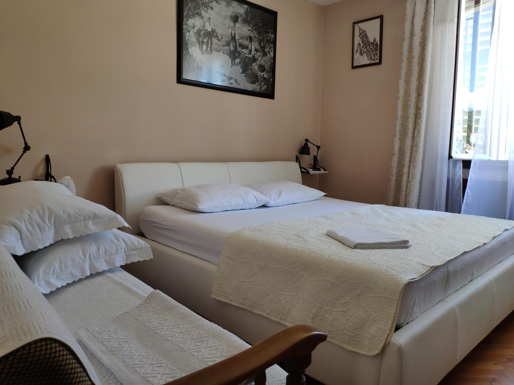 Rab-Centar Hotel Rab Town Eksteriør billede